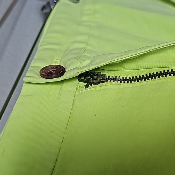 Gap Festival Rave neon yellow or green khaki shorts NWT size 20 - Picture 3 of 8